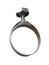 le-travail-en-miellerie-le-travail-du-miel-pomper-le-miel-bague-a-section-circulaire-de-pompe-fill-up