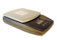 le-travail-en-miellerie-le-travail-du-miel-doser-et-peser-balance-electronique-5-kg-precision-1-g