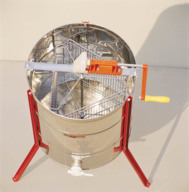 le-travail-en-miellerie-l-extraction-extraction-manuelle-extracteur-tangentiel-6-1-2-inox-lega-manuel