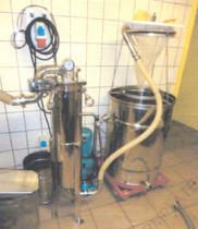le-travail-en-miellerie-le-travail-du-miel-filtration-filtre-a-pression-pour-miel-inox-massif-thermplate