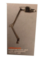le-travail-au-rucher-l-elevage-des-reines-picking-loupe-articulee-eclairante-conr