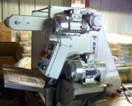 le-travail-en-miellerie-la-desoperculation-machines-a-desoperculer-machine-a-desoperculer-dv4-lega