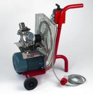 le-travail-en-miellerie-le-travail-du-miel-pomper-le-miel-pompe-a-miel-mono-lega